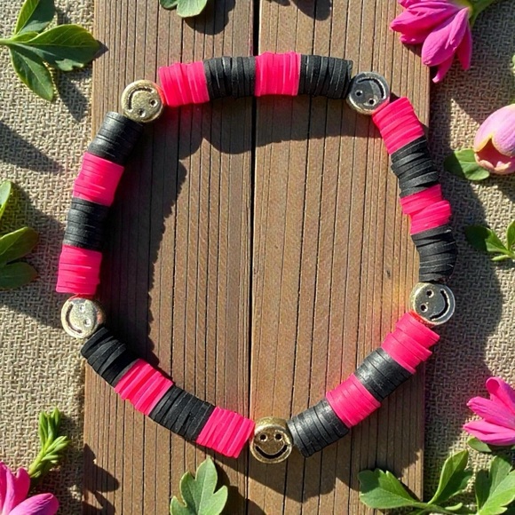 Handmade Pink and Black Heishi Bracelet Y2K Stackable Preppy 90s Surfer Beachy - Picture 2 of 6